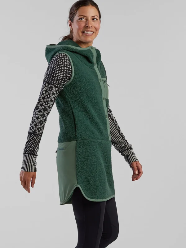 Annapurna Fleece Dress>Title Nine Store