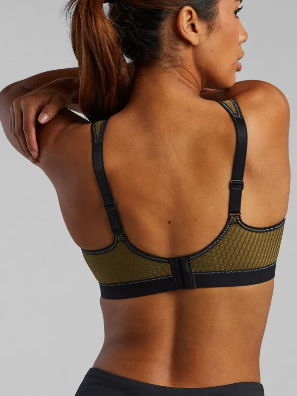 Enforcer Wireless Sports Bra>Title Nine Hot