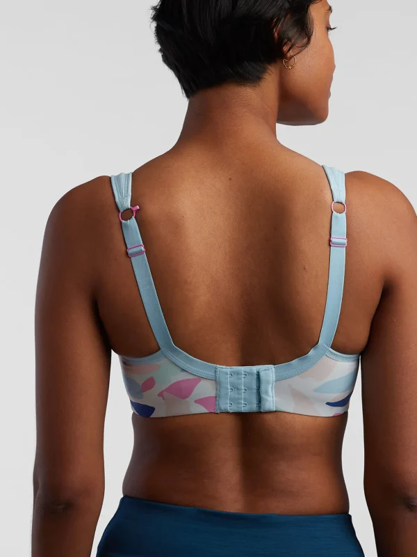 Marvel Underwire Sports Bra>Title Nine Hot