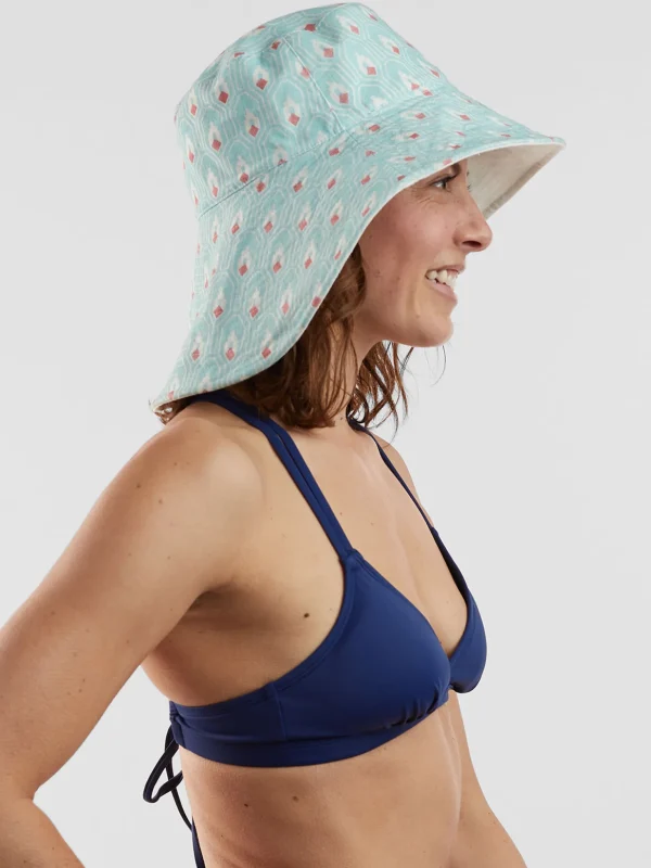 Shady Reversible Bucket Hat>Title Nine Online
