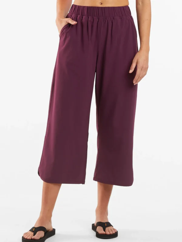 Slaycation 2.0 Cropped Pants>Title Nine Store