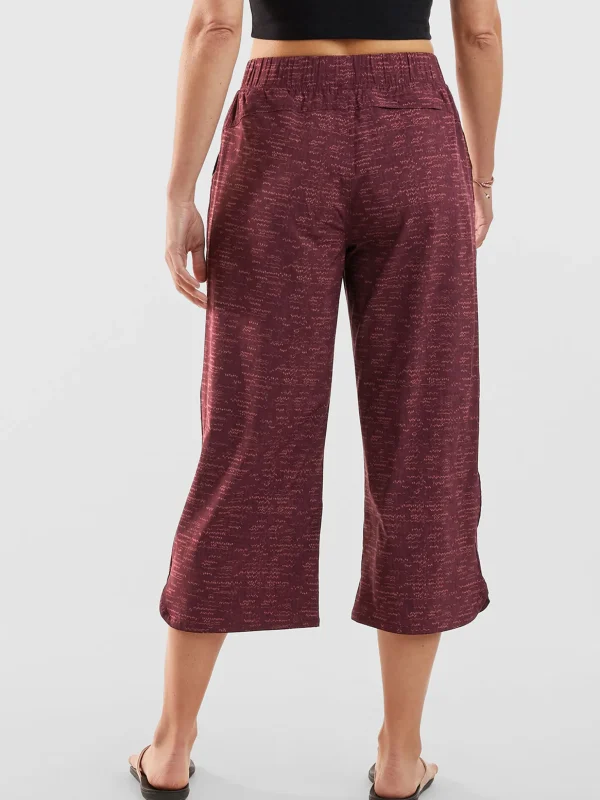 Slaycation 2.0 Cropped Pants - Aruba Petite>Title Nine Store