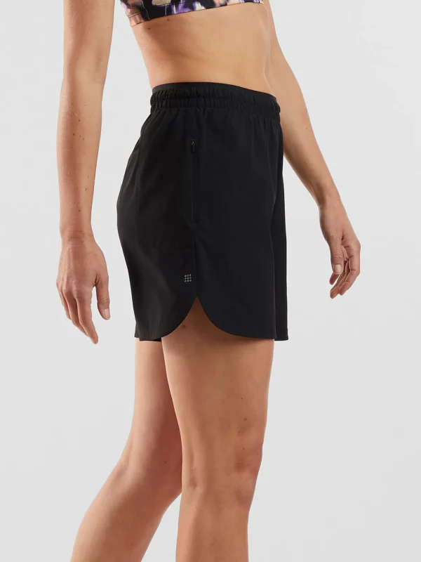 Trace Sport Shorts 4" - Solid>Title Nine Hot